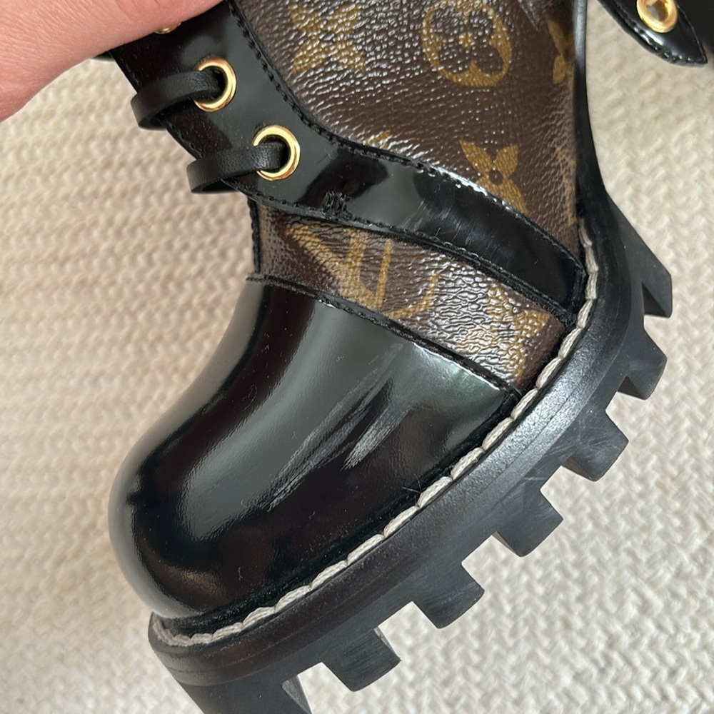 LOUIS VUITTON Star Trail Ankle Boot - Picture 5 of 5